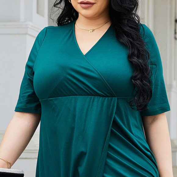 Plus Size Slit Surplice Short Sleeve Midi Dress - Picture 4 of 9